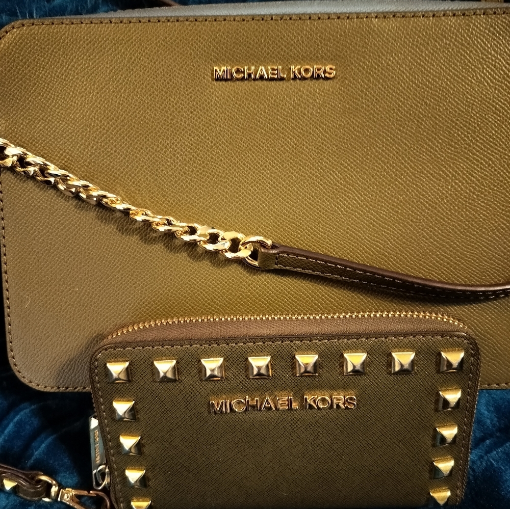 Michael kors crossbody purse wallet bundle green